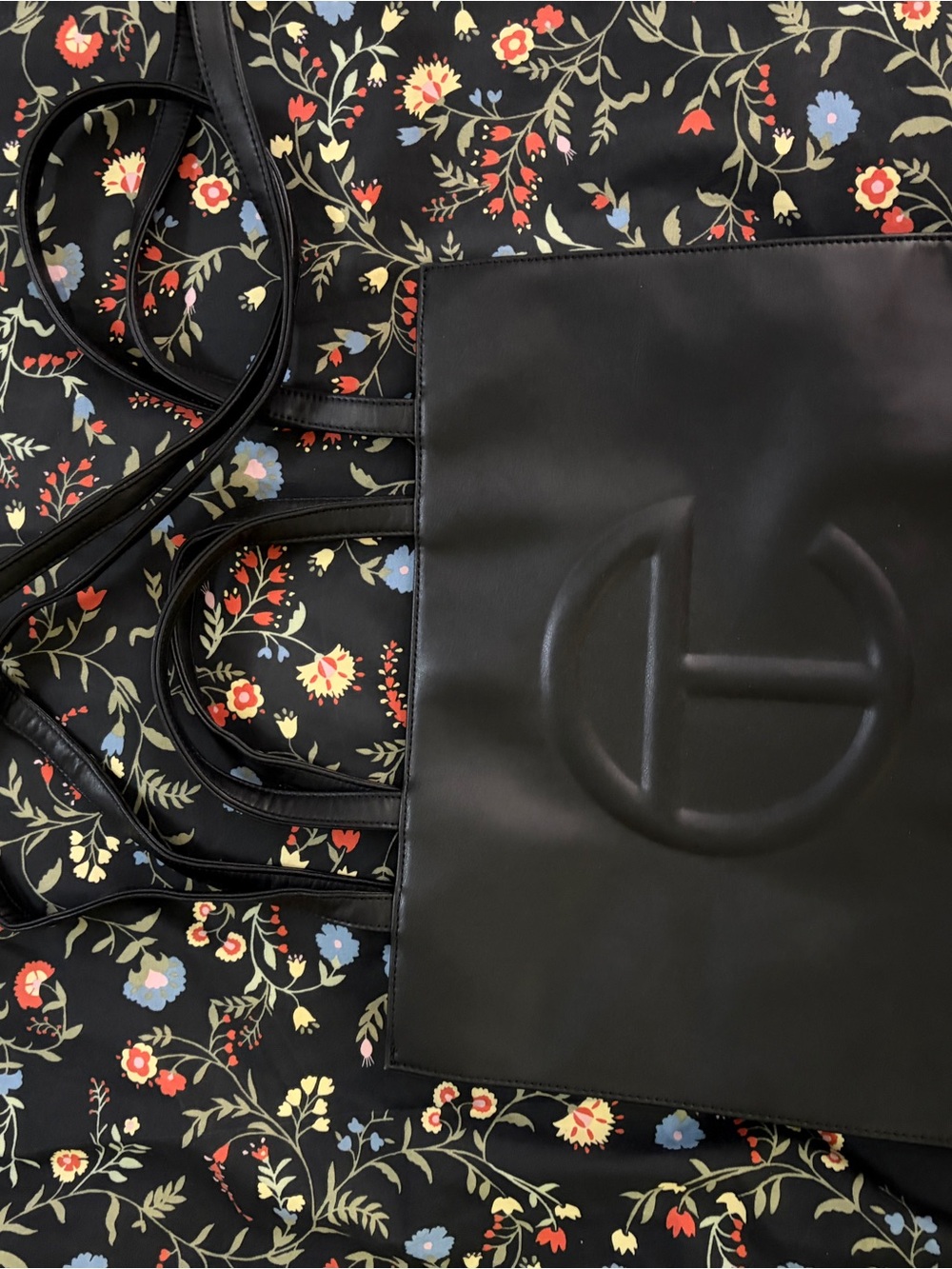 Telfar Medium Black Tote - Picture 4 of 7